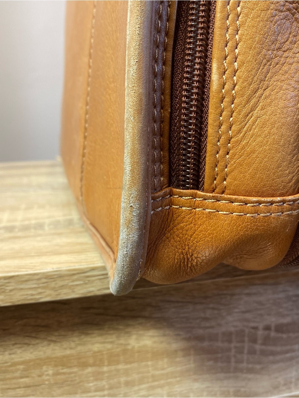 Wilsons Tan Leather Messenger Padded Laptop Bag Briefcase Shoulder Strap Pockets - Picture 6 of 16